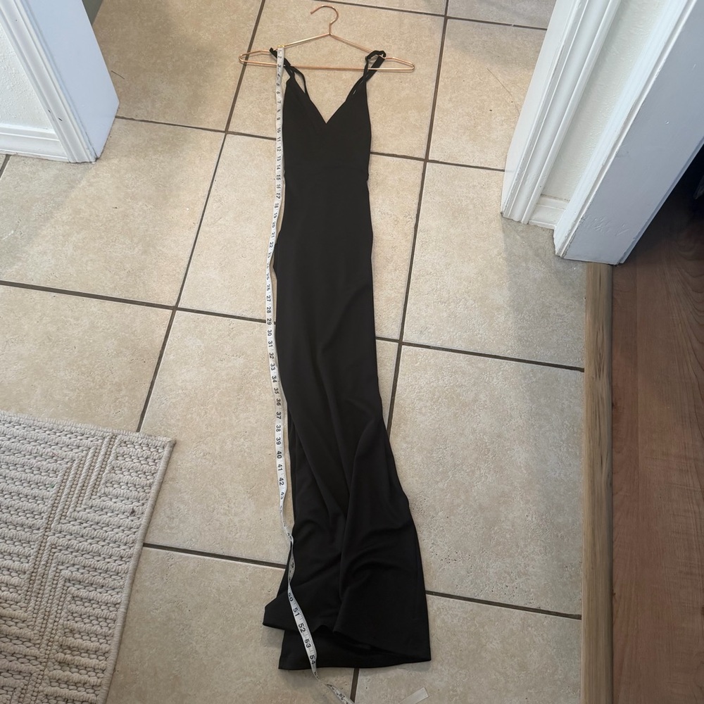 Sleek Black Maxi Dress - Picture 4 of 5